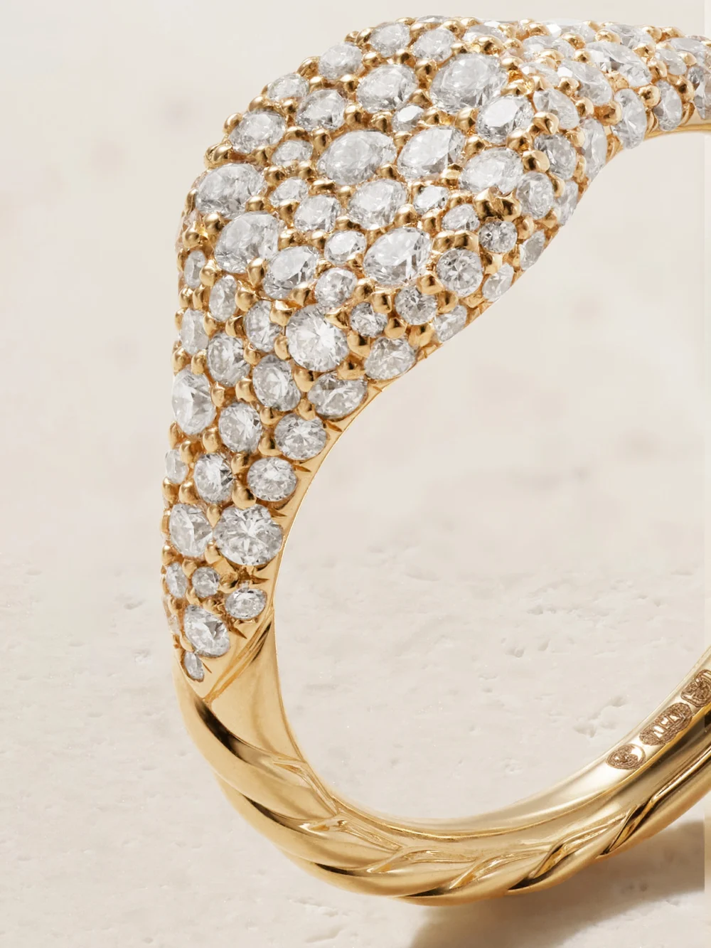 Close-up detail of the David Yurman Petite Pavé 18-karat Gold Diamond Pinky Ring
