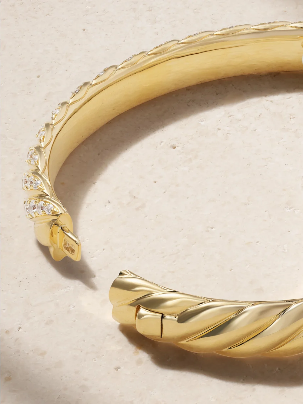 Back view of the David Yurman Sculpted Cable 18-karat Gold Diamond Bracelet