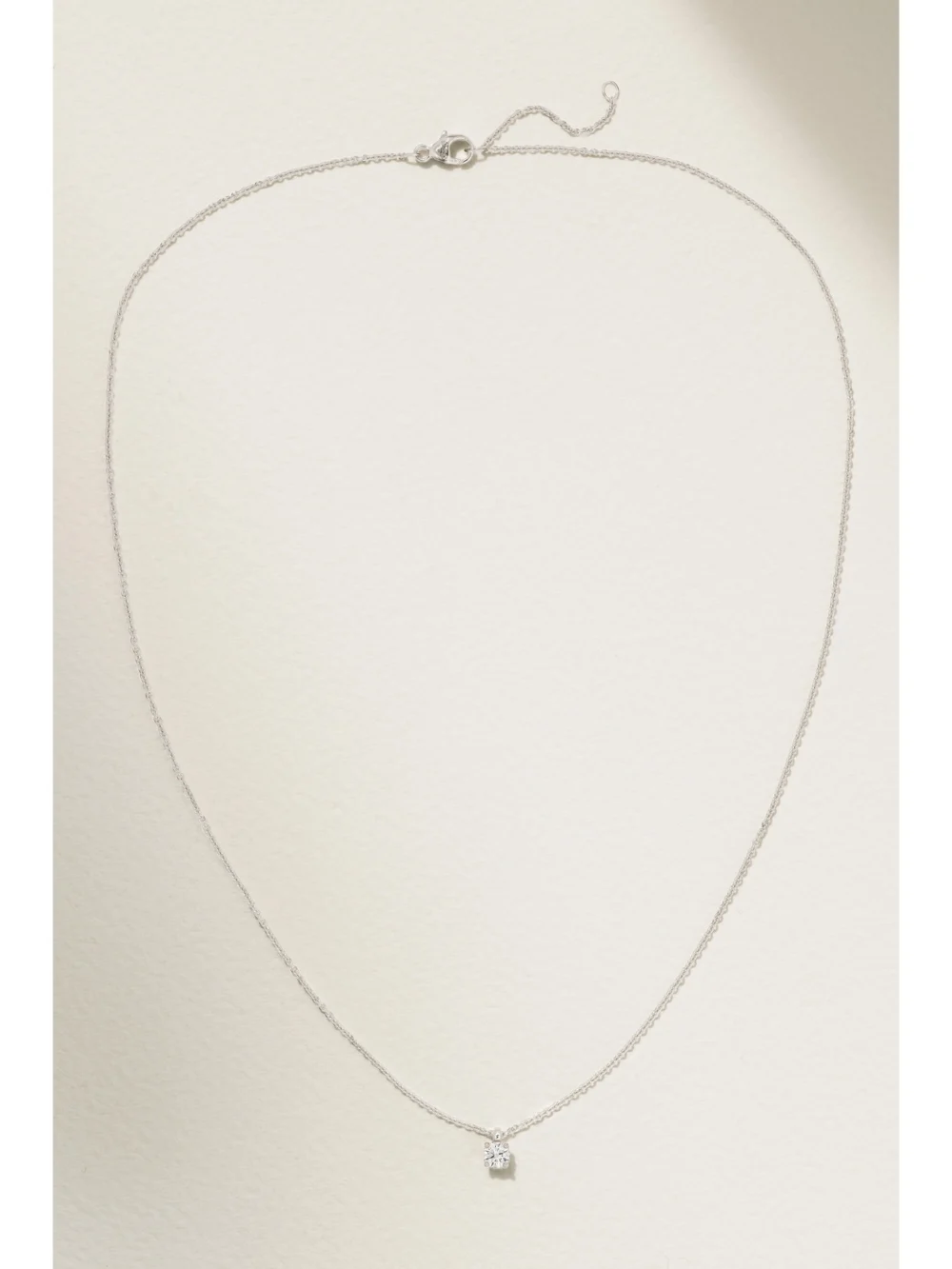 Close-up detail of the De Beers London Classic Platinum Diamond Necklace