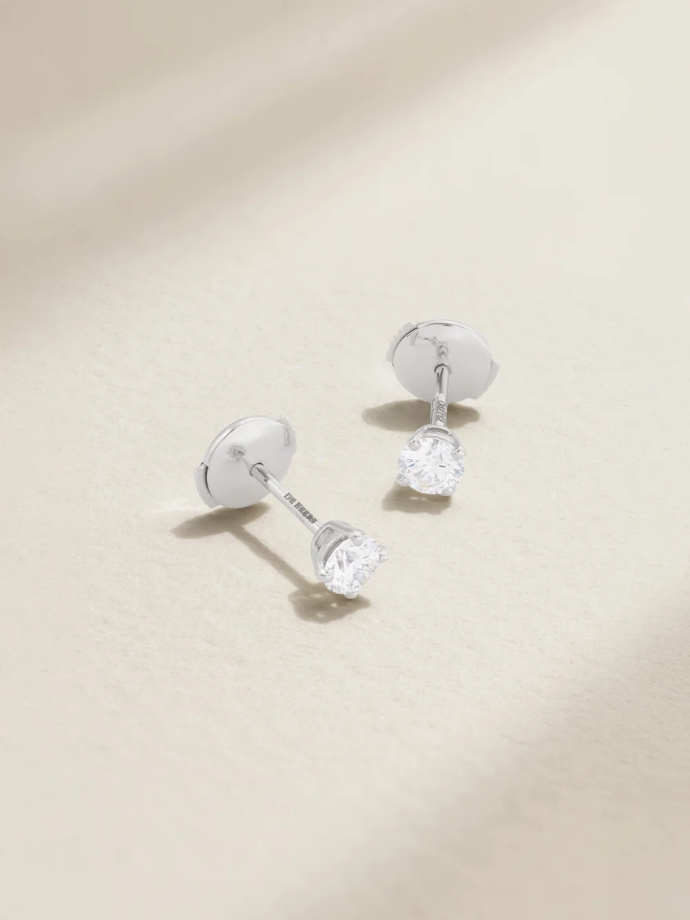 De Beers London Db Classic Platinum Diamond Earrings in gold