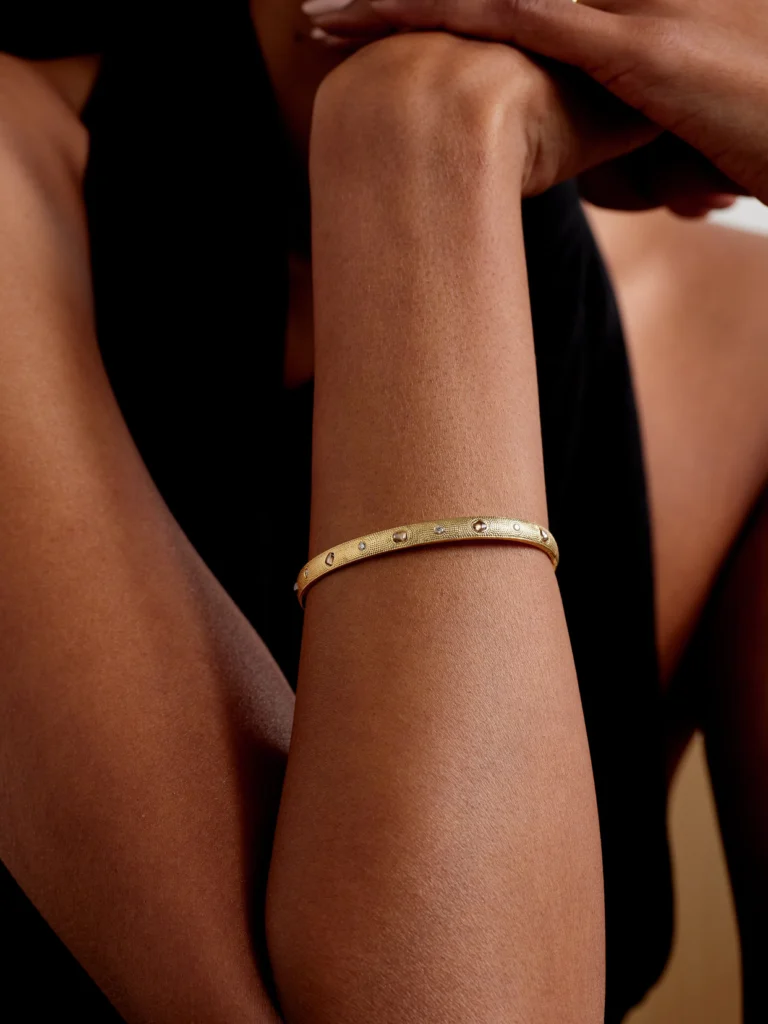 De Beers London Talisman 18-karat Gold Diamond Bangle