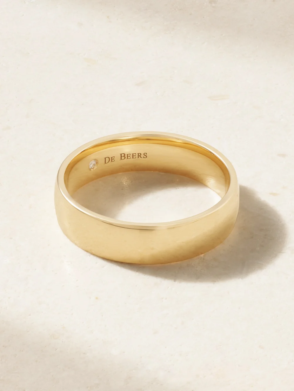 Back view of the De Beers London Talisman Large 18-karat Gold Diamond Ring