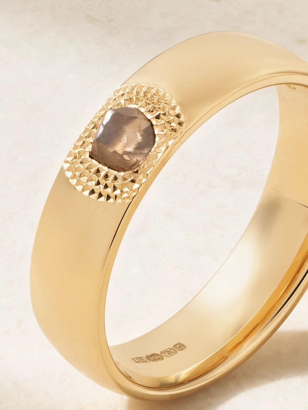 Close-up detail of the De Beers London Talisman Large 18-karat Gold Diamond Ring
