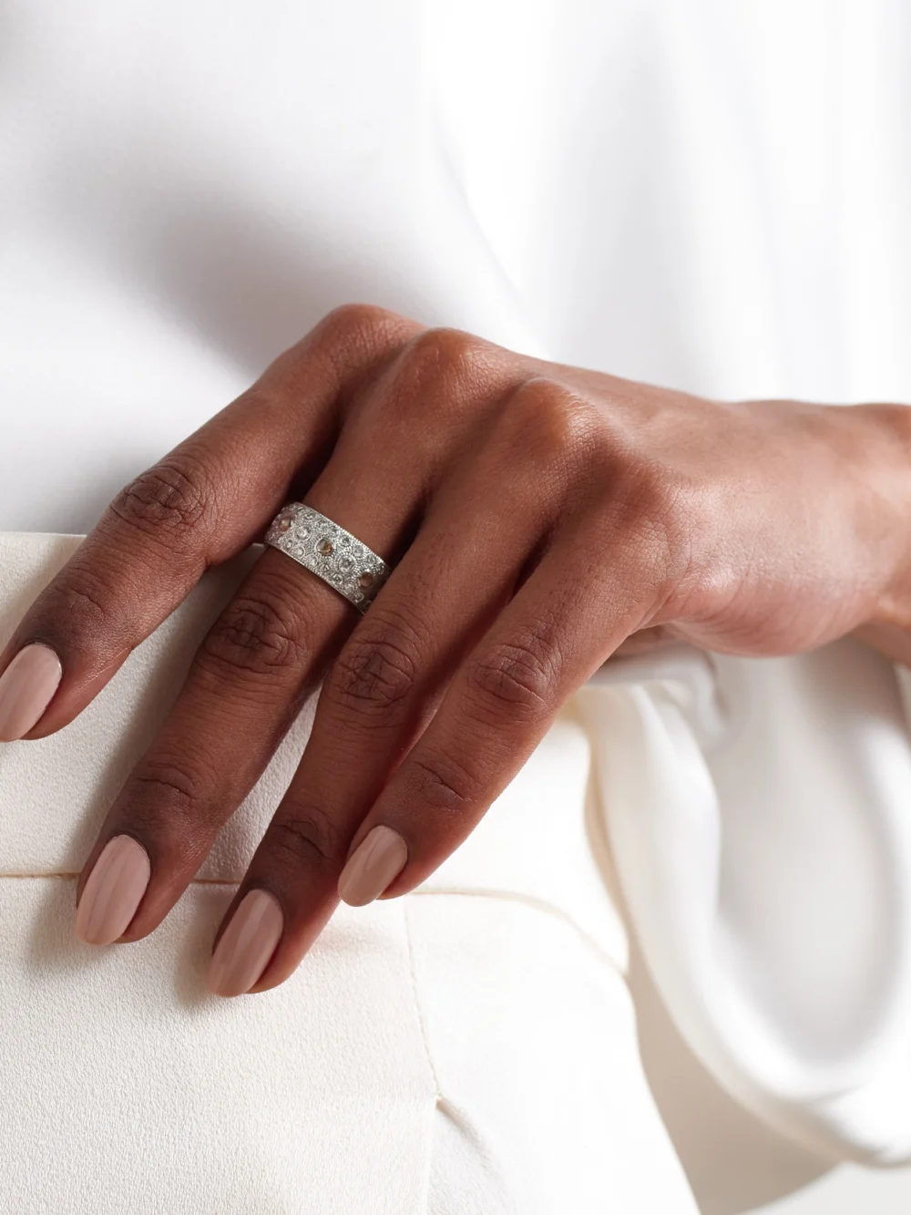 De Beers London Talisman Large 18-karat White Gold Diamond Ring, styled view