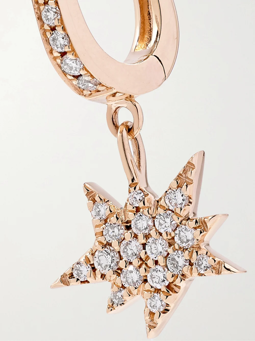 Close-up detail of the Diane Kordas 18-karat Rose Gold Diamond Single Earring