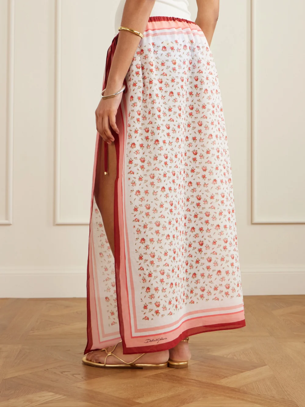 Back view of the Dolce & Gabbana Floral-print Cotton-voile Cover-up