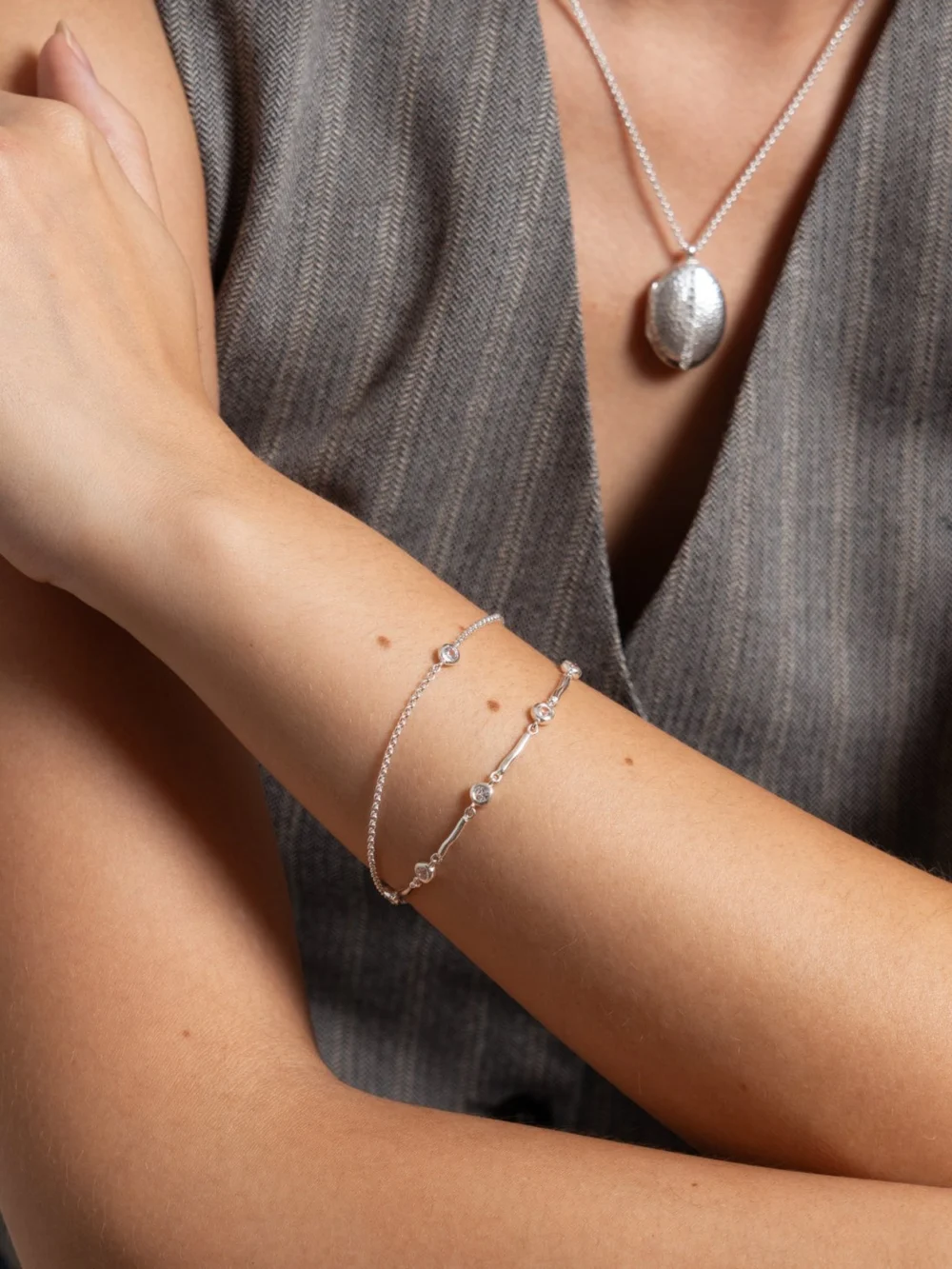 Dower & Hall White Sapphire Dewdrops Link Bracelet, view 3