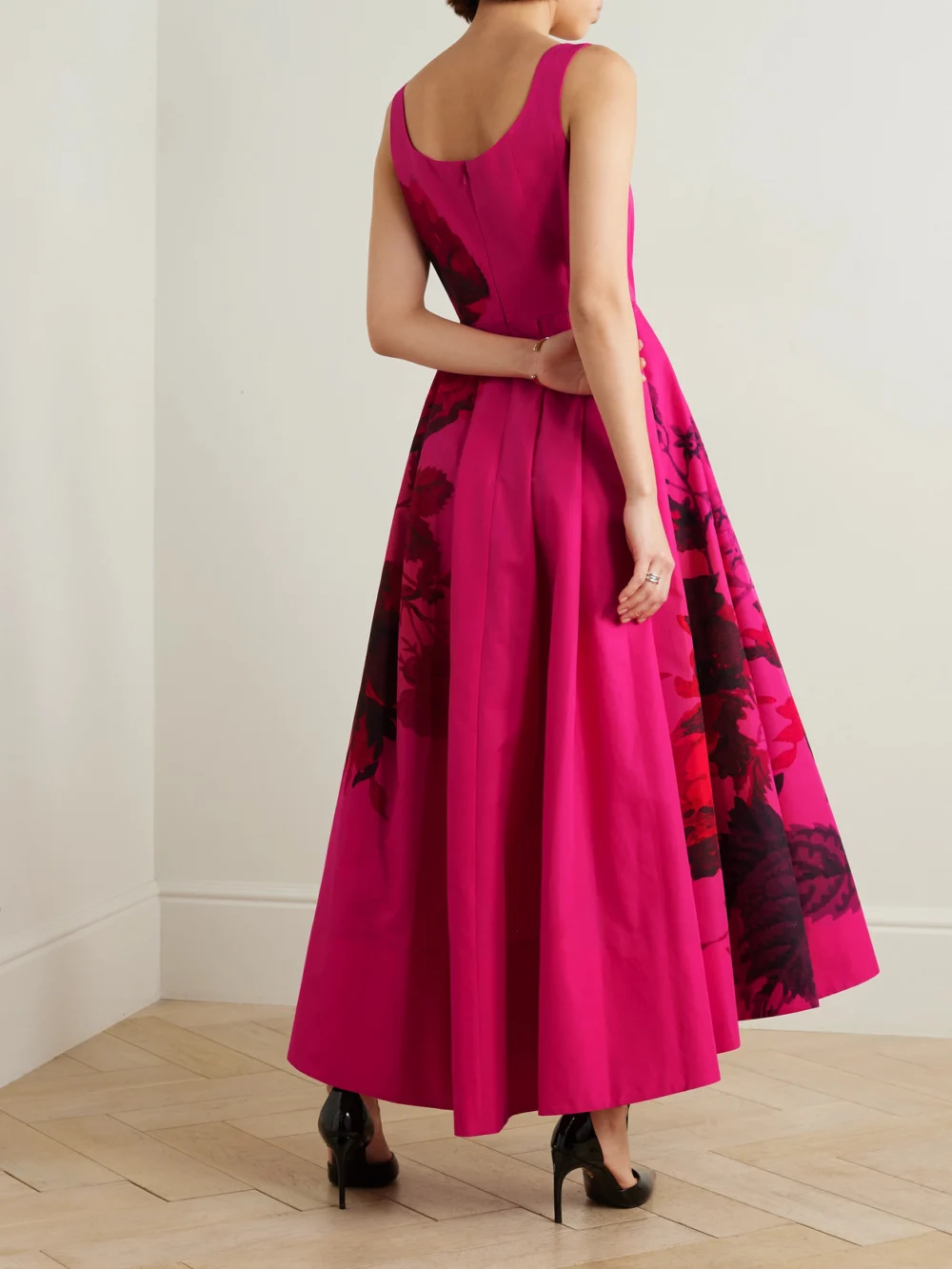 Back view of the Erdem Pleated Floral-print Cotton-faille Midi Dress
