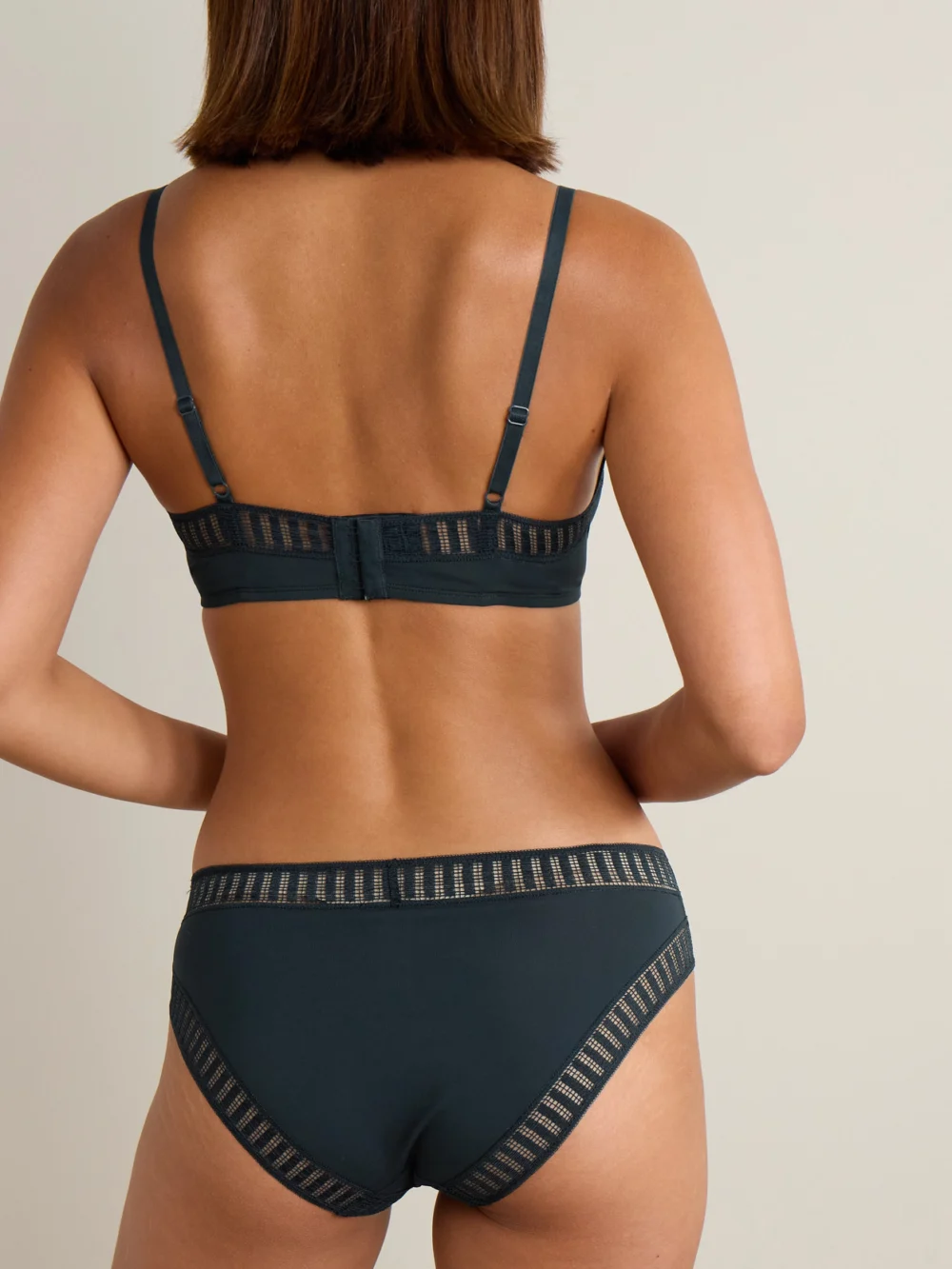 Back view of the Eres Paulette Lace-trimmed Stretch-jersey Underwired Bra