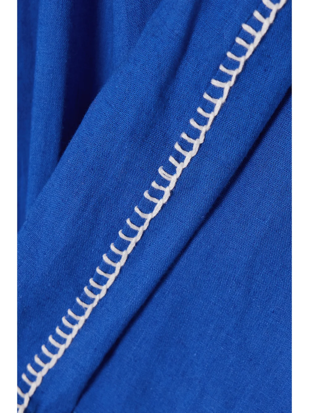 Close-up detail of the Escvdo Amalia Embroidered Cotton and Linen-blend Shorts