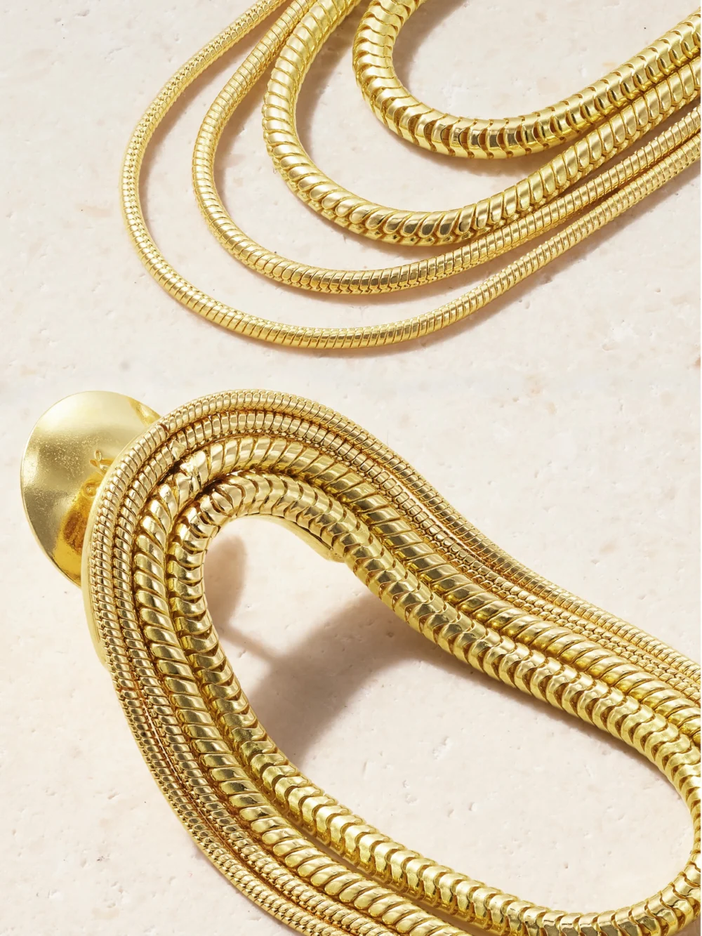 Close-up detail of the Fernando Jorge 18-karat Gold Earrings