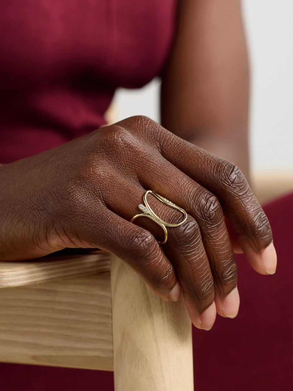 Fernando Jorge Fluid 18-karat Gold Diamond Ring, styled view