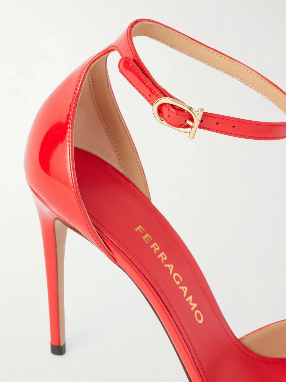 Close-up detail of the Ferragamo Maily Leather Pumps