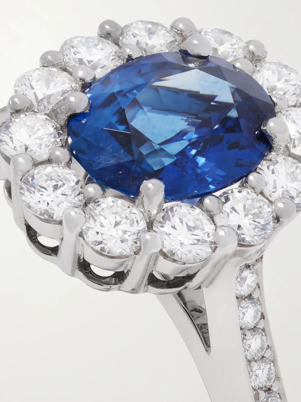 Close-up detail of the Garrard 1735 Platinum, Sapphire and Diamond Ring