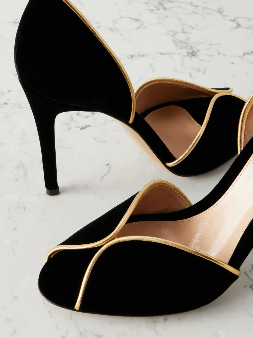 Close-up detail of the Gianvito Rossi 95 Metallic Leather-trimmed Velvet Pumps
