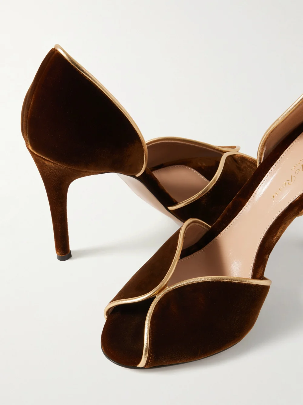 Close-up detail of the Gianvito Rossi 95 Metallic Leather-trimmed Velvet Pumps