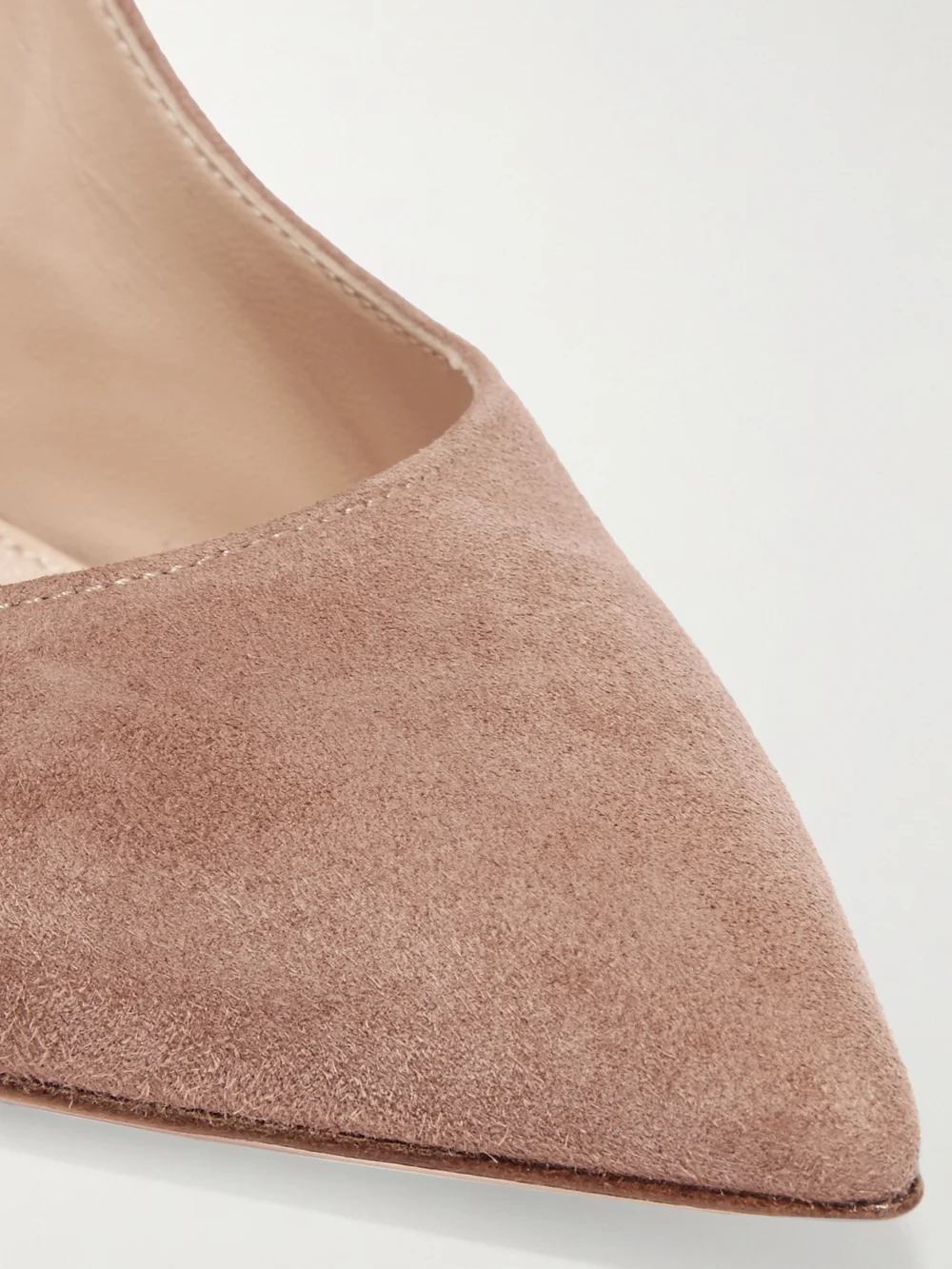 Close-up detail of the Gianvito Rossi Gianvito 105 Suede Pumps