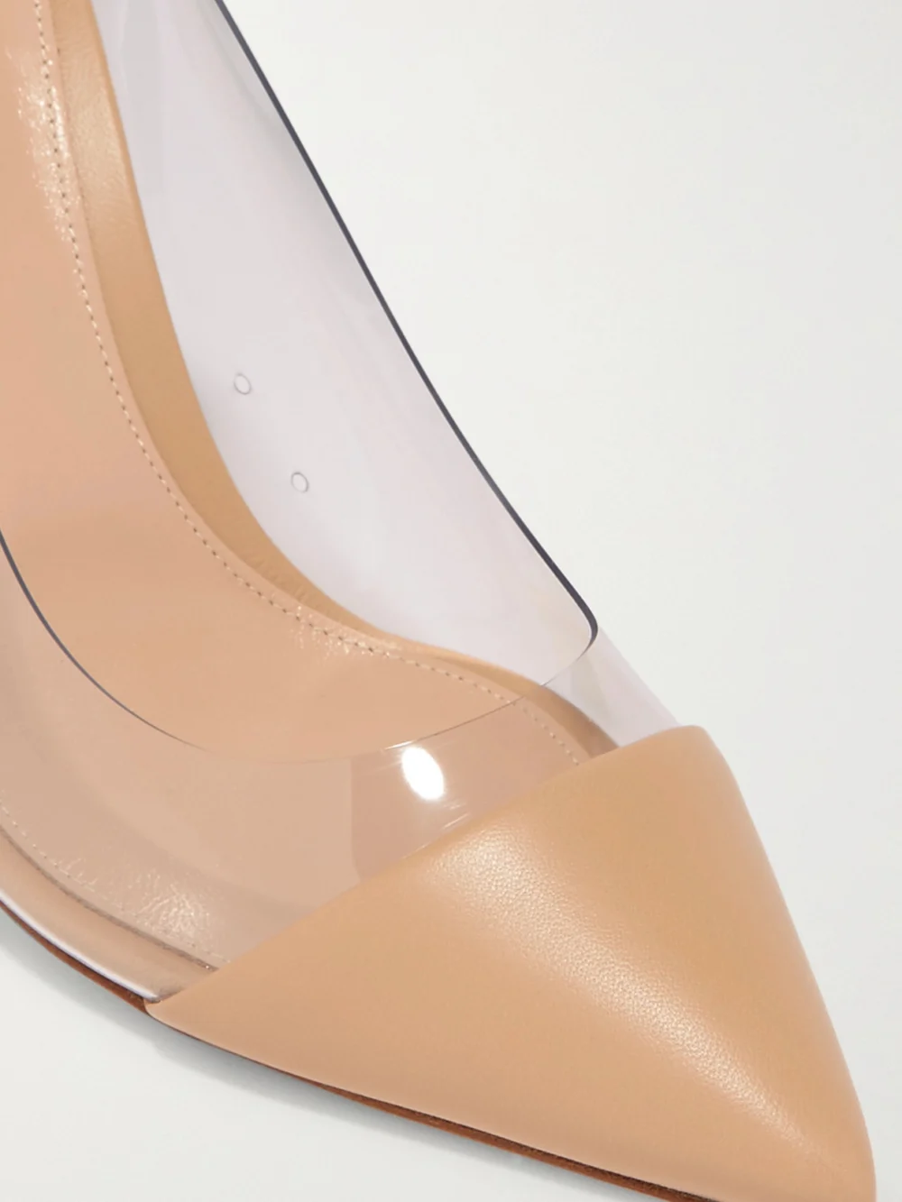 Close-up detail of the Gianvito Rossi Plexi 85 Leather and Pvc Pumps