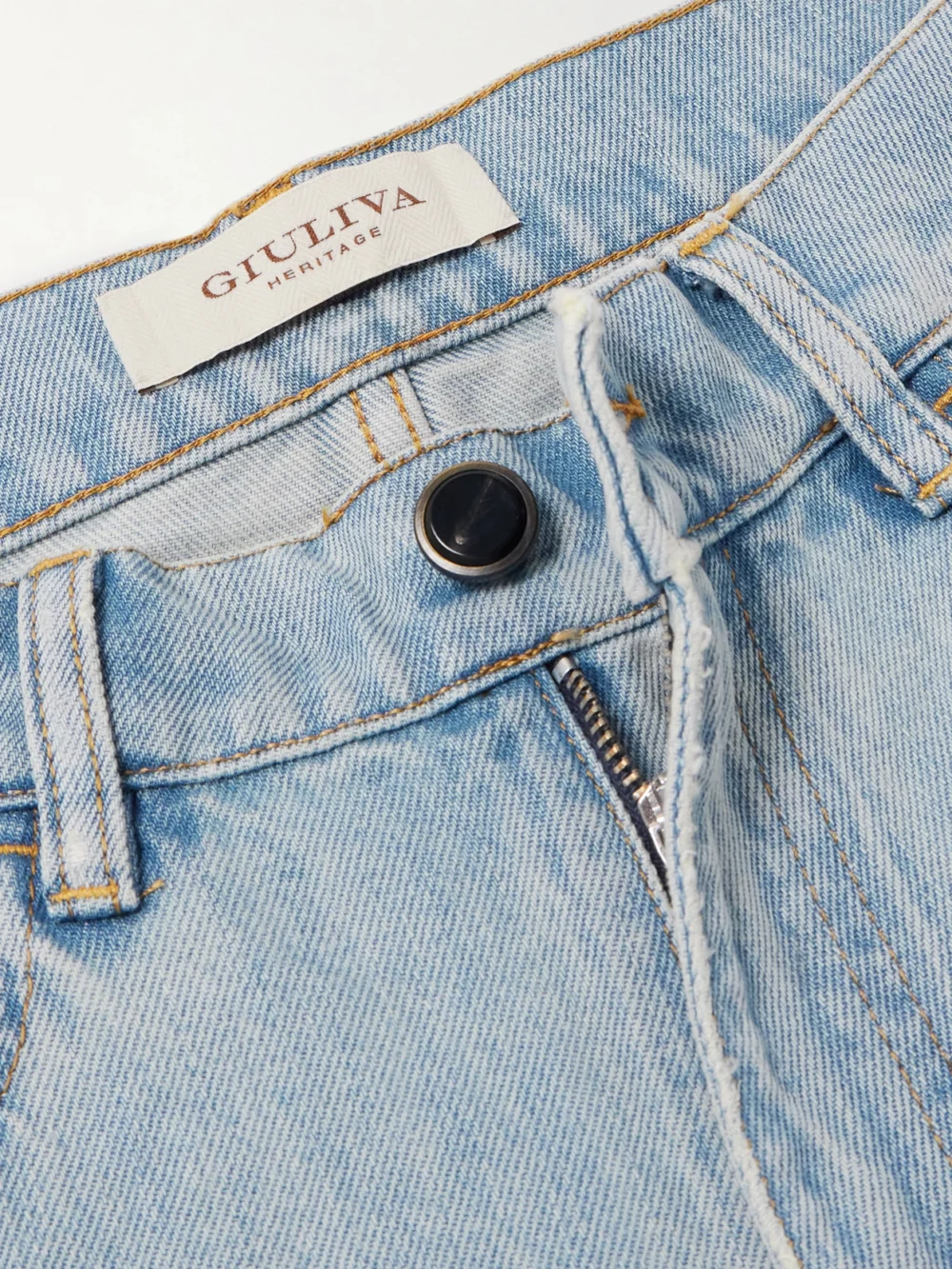 Close-up detail of the Giuliva Heritage Dana Mid-rise Wide-leg Jeans