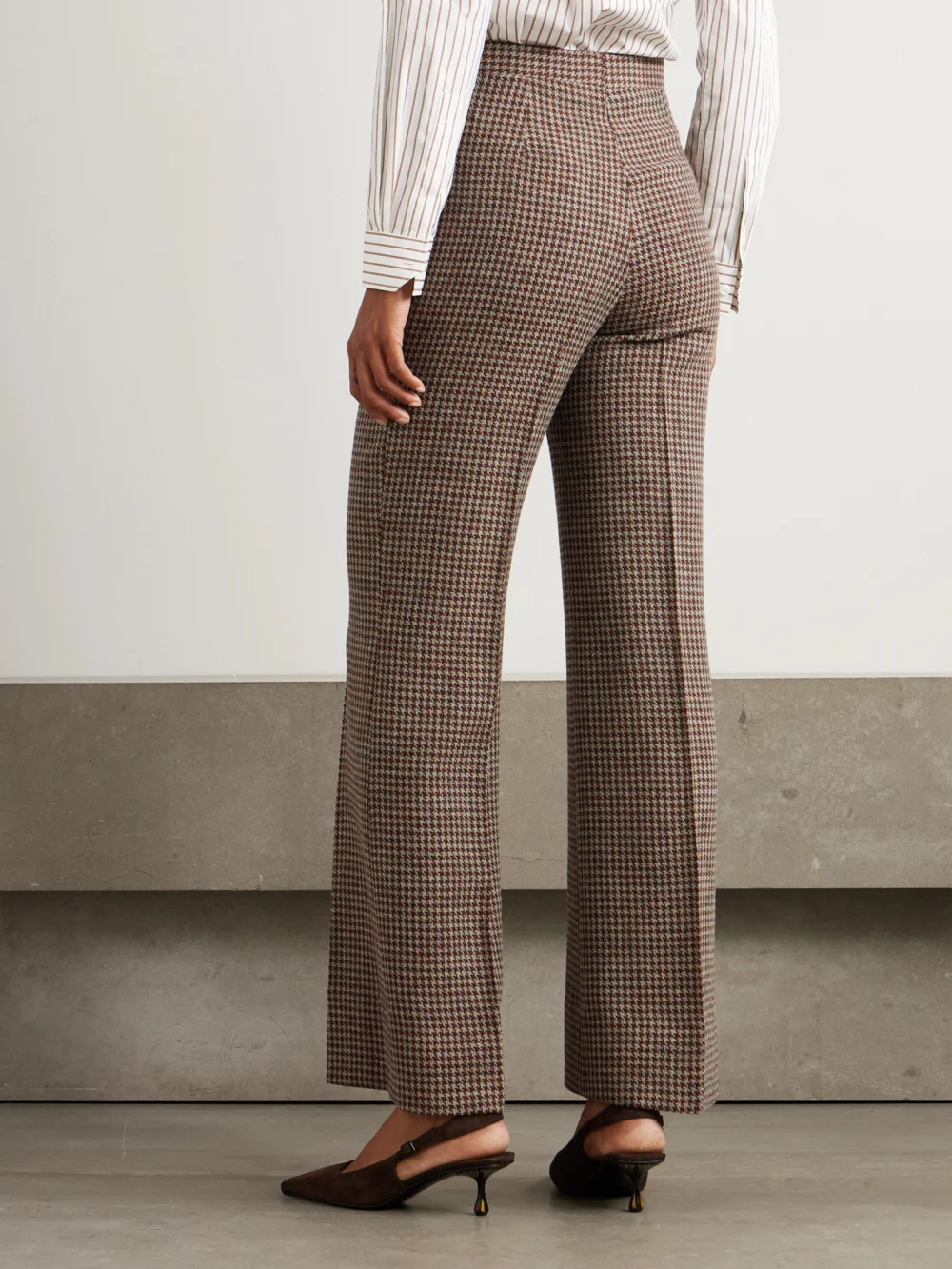 Back view of the Giuliva Heritage Laura Houndstooh Wool Wide-leg Pants