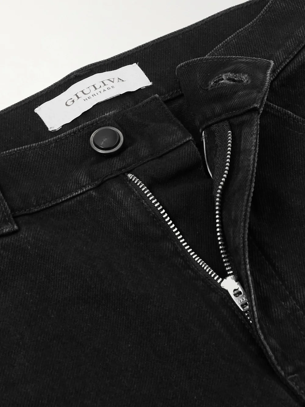 Close-up detail of the Giuliva Heritage The Dana High-rise Straight-leg Jeans