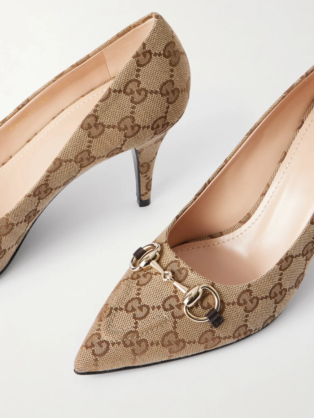 Close-up detail of the Gucci Horsebit-detailed Canvas-jacquard Pumps