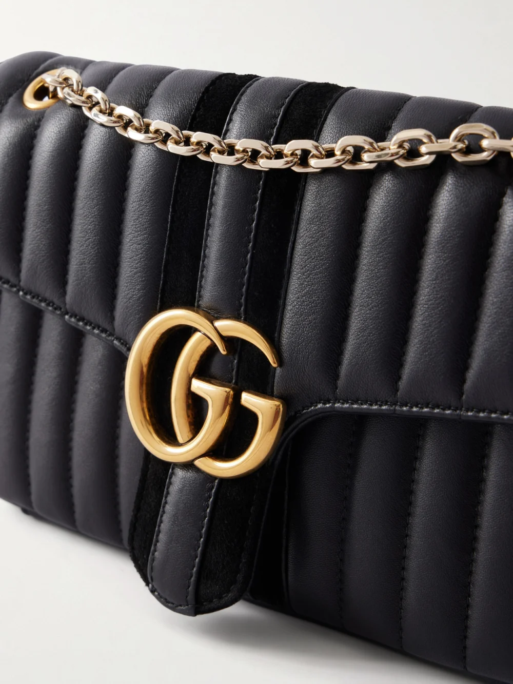 Close-up detail of the Gucci Jetset Gg Marmont Suede-trimmed Leather Shoulder Bag