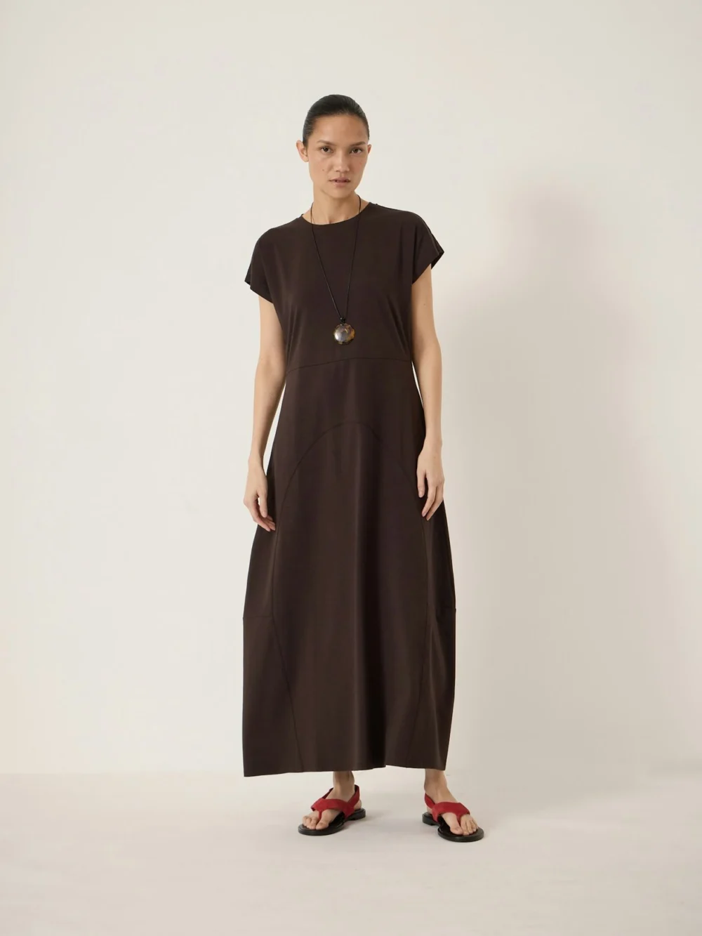 hush Cap Sleeve Barrel Jersey Midi Dress in Dark Brown