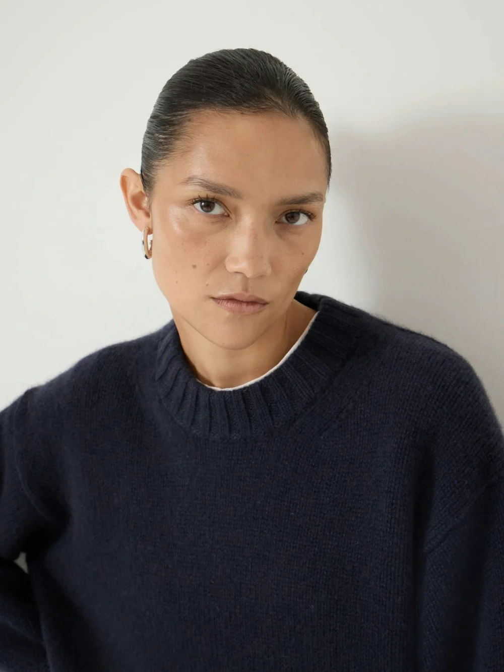 hush Cora Relaxed Chunky Cashmere Crew Jumper in Navy Blue, view 2