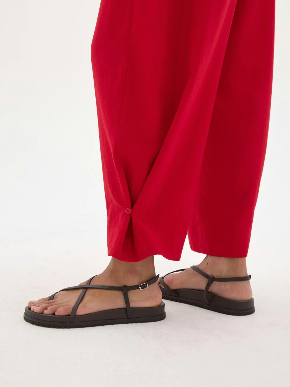 hush Dania Linen Blend Barrel Leg Trousers in Red, view 2