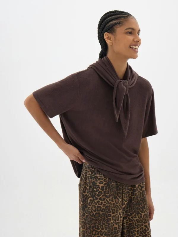 hush Elarae Supersoft Crew T-Shirt and Matching Scarf in Dark Brown