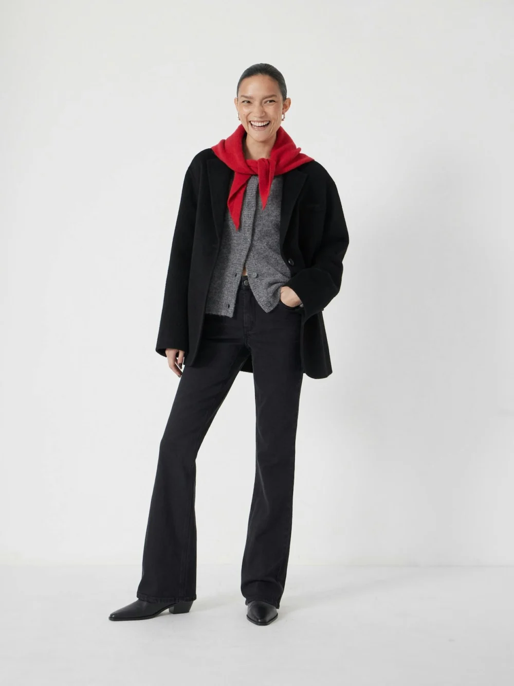 hush Eliana Mid Rise Bootcut Jeans in Black
