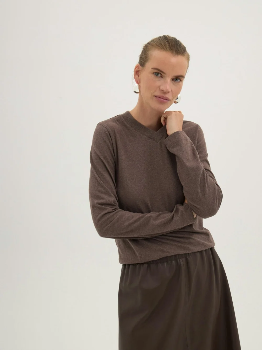 hush Slim V Neck Long Sleeve T-Shirt in Mid Brown Marl
