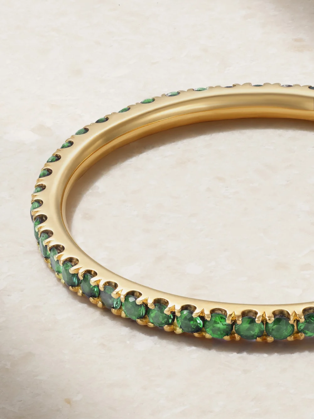 Close-up detail of the Ileana Makri Thread 18-karat Gold Tsavorite Ring