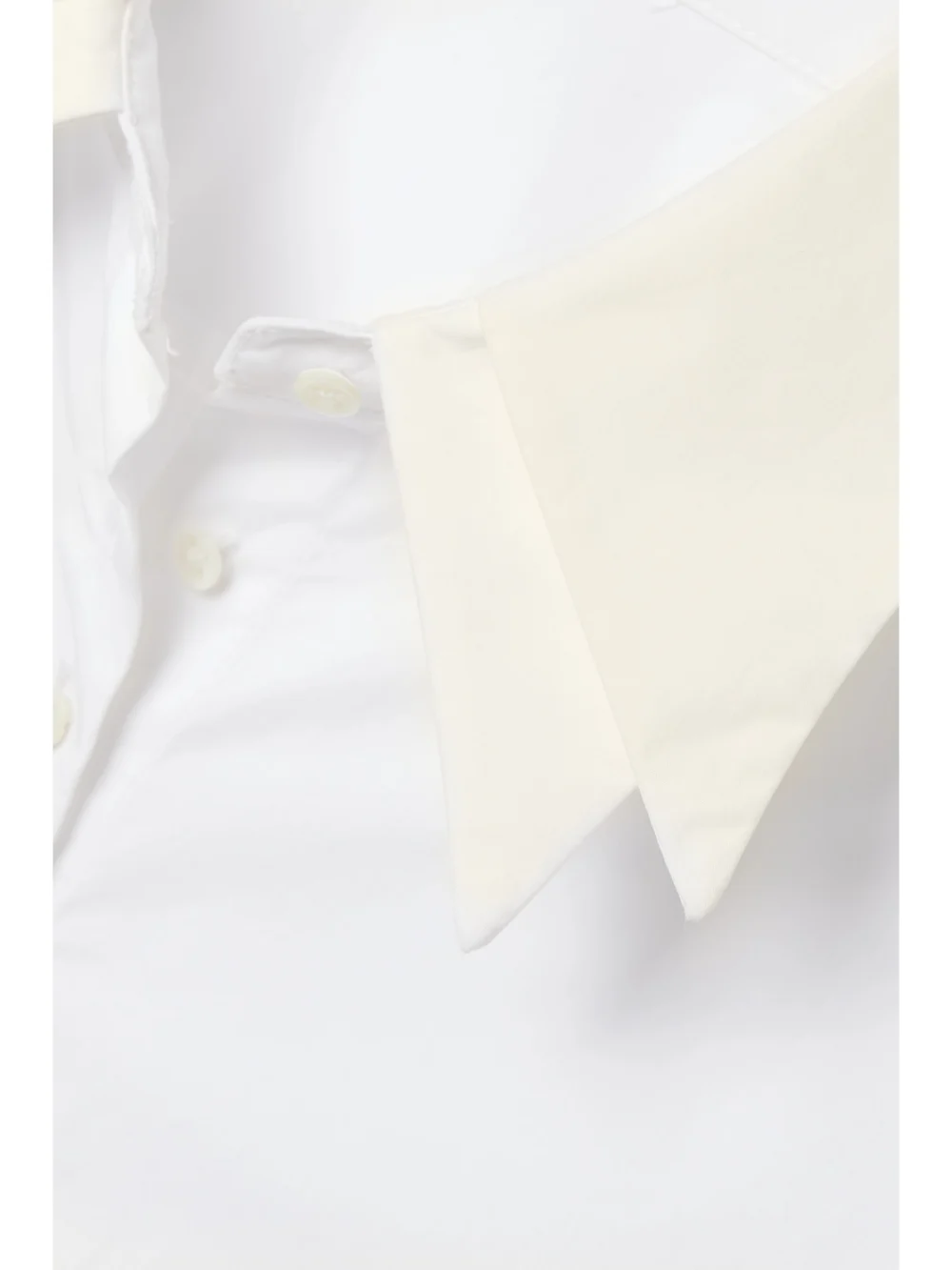 Close-up detail of the Interior The Nuno Layered Cotton-poplin Shirt