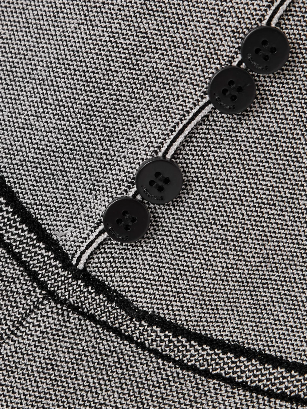 Close-up detail of the Jacquemus Cropped Stretch-jersey Leggings