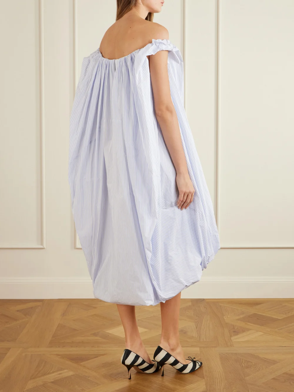 Back view of the Jacquemus The Lavande Midi Dress