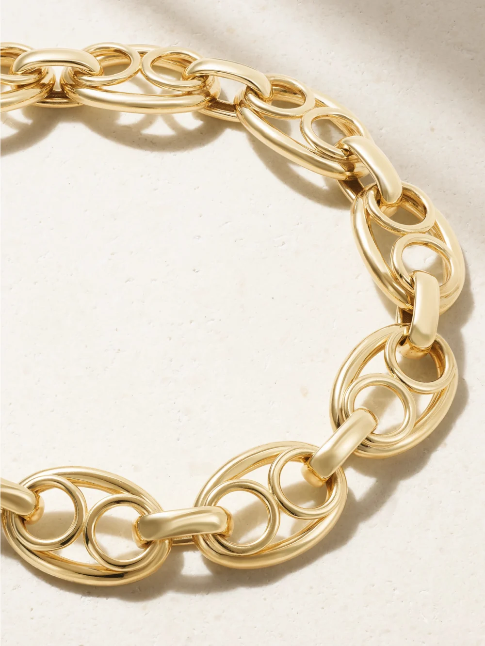 Close-up detail of the Jenna Blake Mariner Shadow 18-karat Gold Bracelet