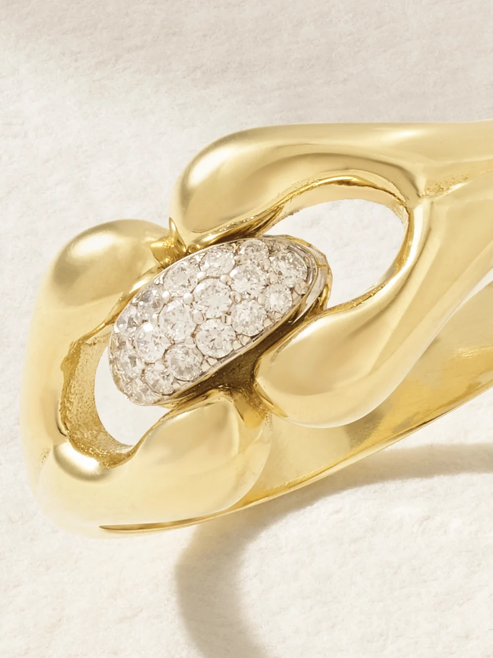 Close-up detail of the Jenna Blake Mini Nautical 18-karat Gold Diamond Ring