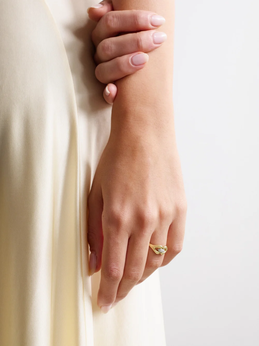 Jenna Blake Mini Nautical 18-karat Gold Diamond Ring, styled view