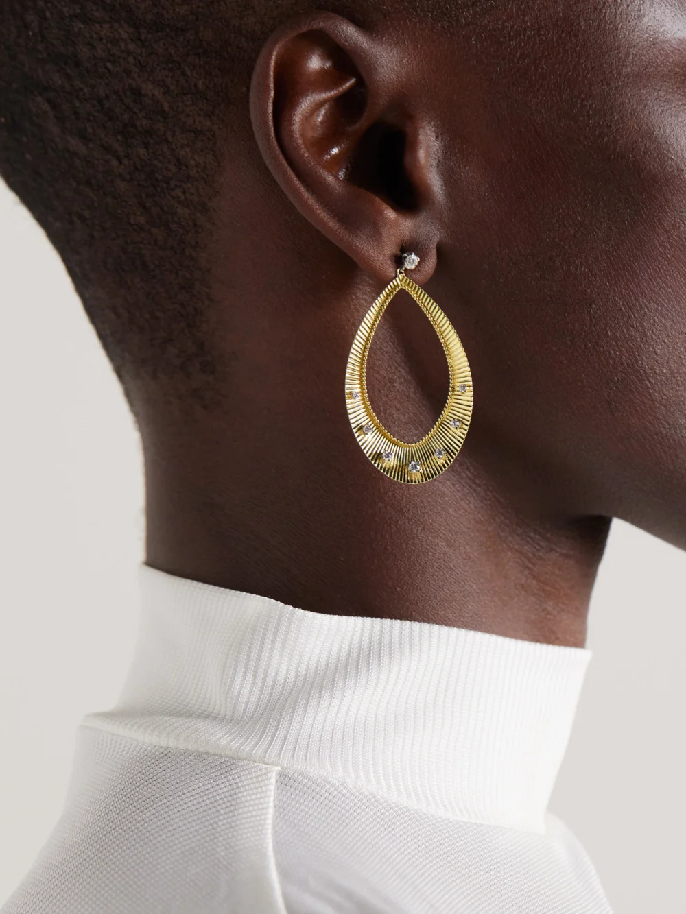 Jenna Blake Oval Ridge 18-karat Gold Diamond Hoop Earrings, styled view