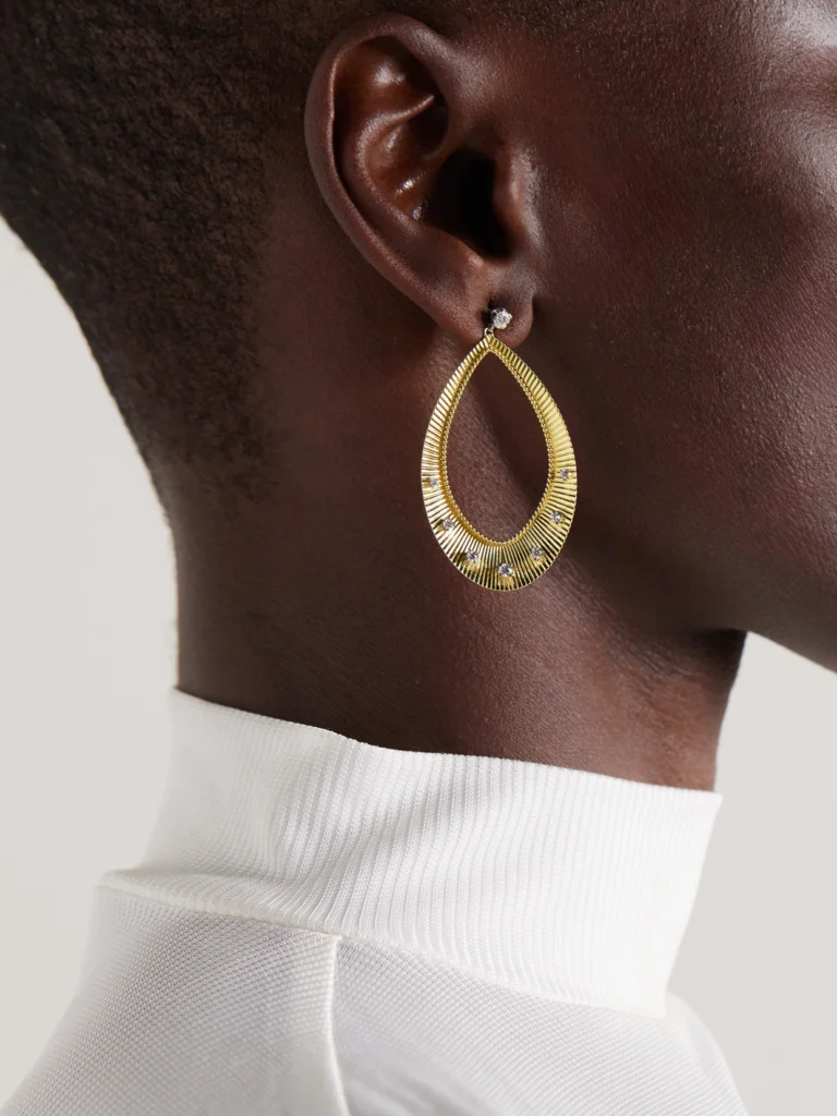 Jenna Blake Oval Ridge 18-karat Gold Diamond Hoop Earrings