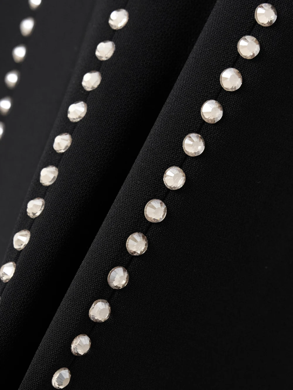 Close-up detail of the Jenny Packham Victoire Crystal-embellished Crepe Gown
