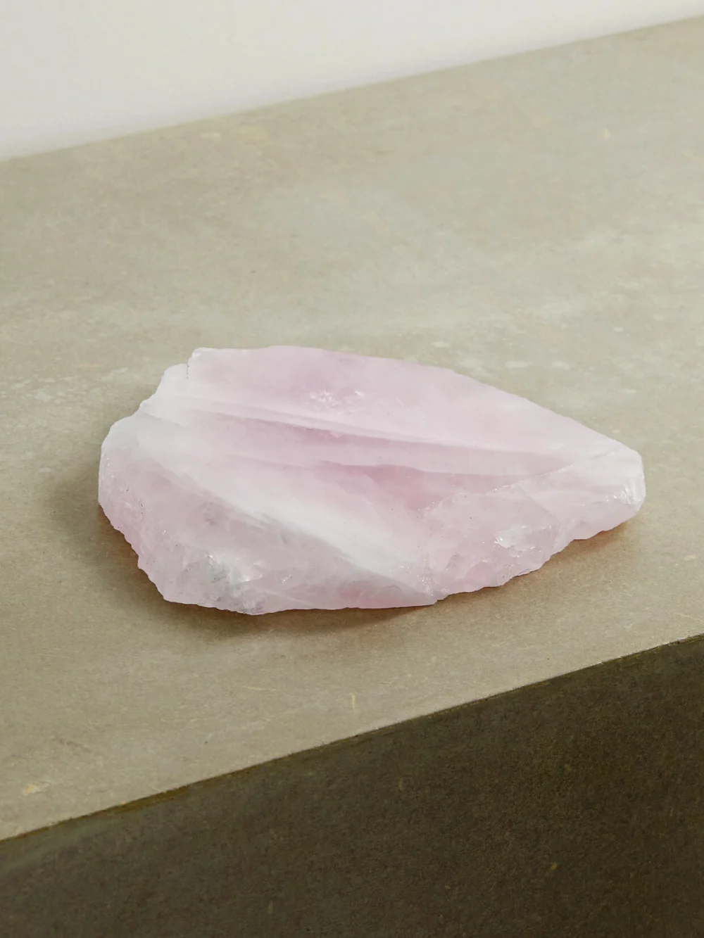 Jia Jia Large Rose Quartz Display Tray in pink