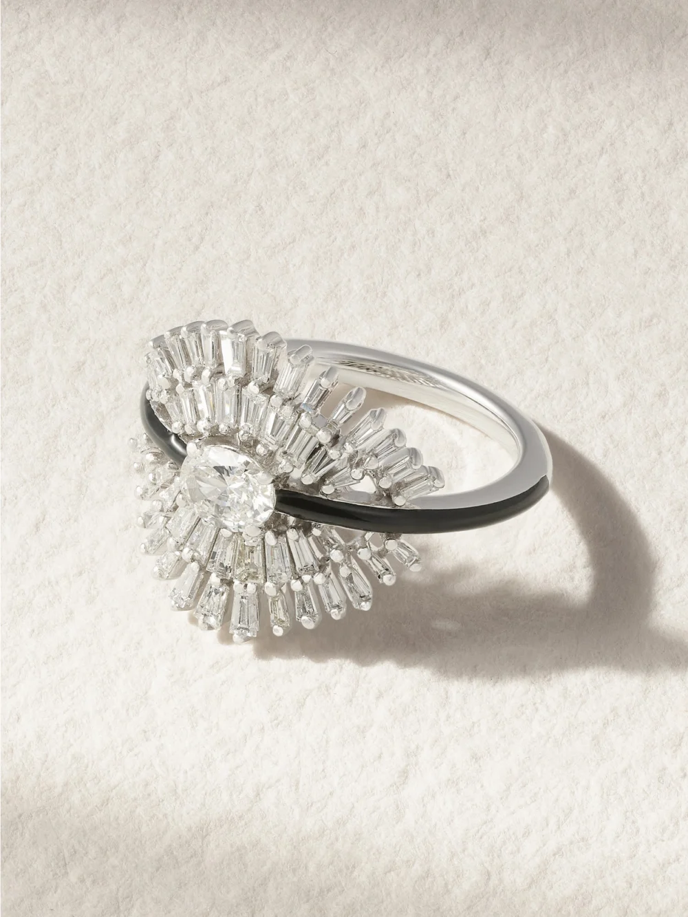 Kamyen Eyelash 18-karat White Gold, Diamond and Enamel Ring in silver