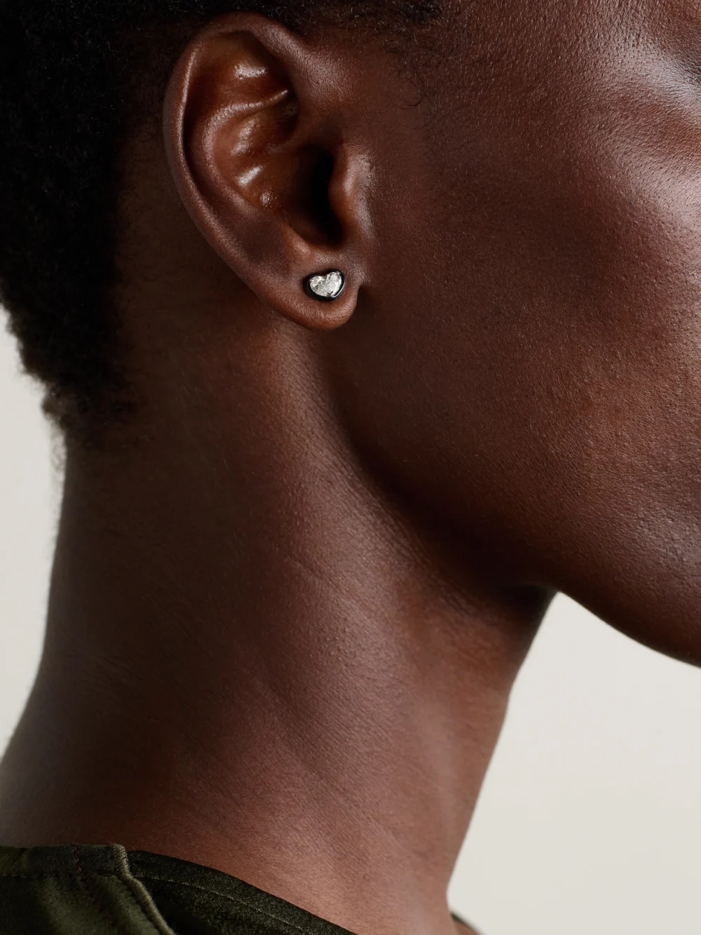 Kamyen Heartbeats 18-karat White Gold, Diamond and Enamel Earrings, styled view