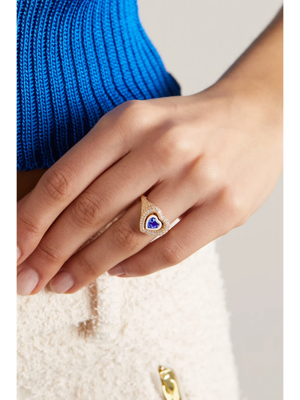 Kamyen Manaal 2.0 18-karat Gold, Diamond and Tanzanite Ring, styled view
