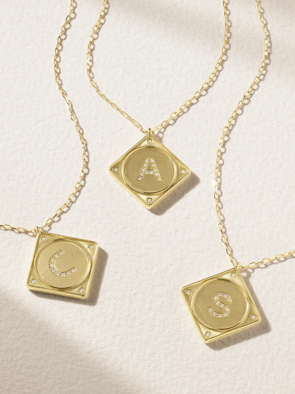 Lauren Rubinski Initial 14-karat Gold Diamond Necklace in a