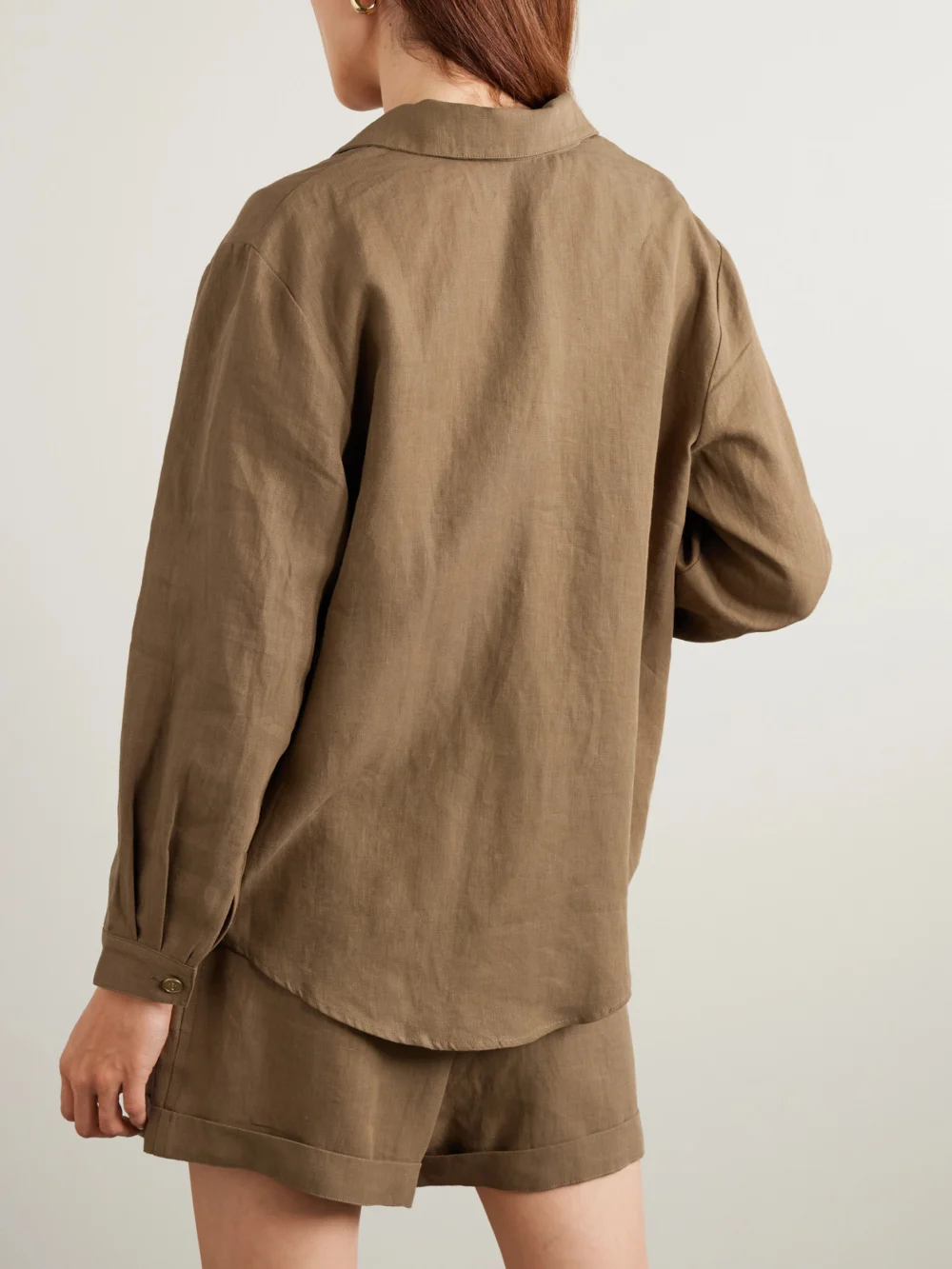 Back view of the Le Kasha Faiyum Linen Shirt
