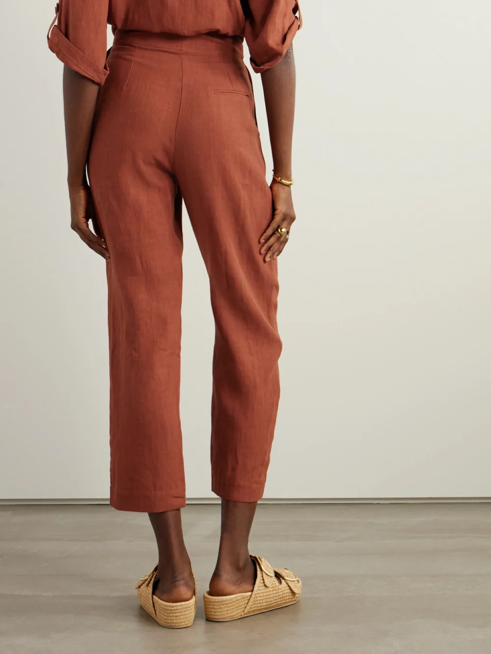 Back view of the Le Kasha Jaouf Cropped Pleated Organic Linen Straight-leg Pants